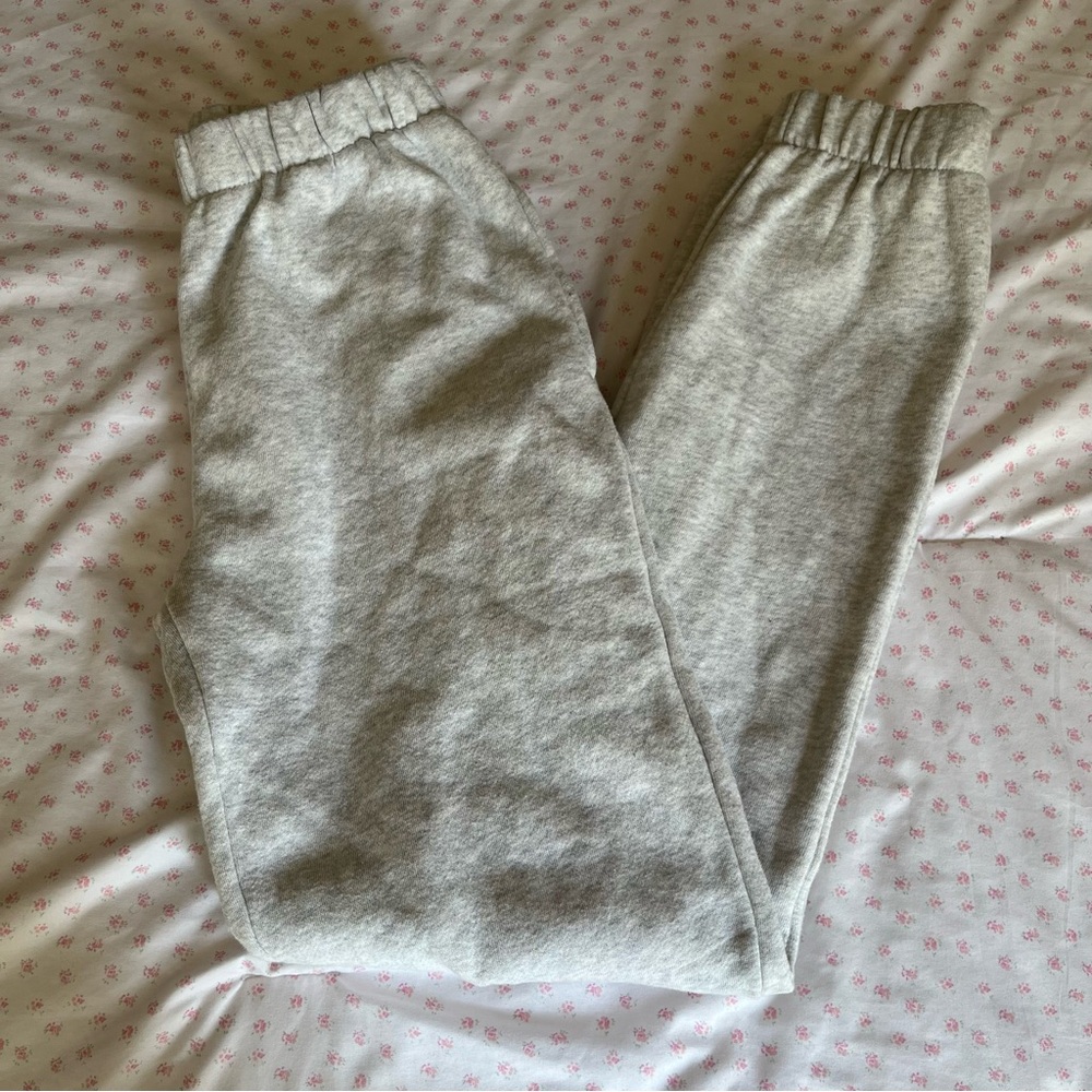 brandy melville grey rosa sweatpants 🌟🌟